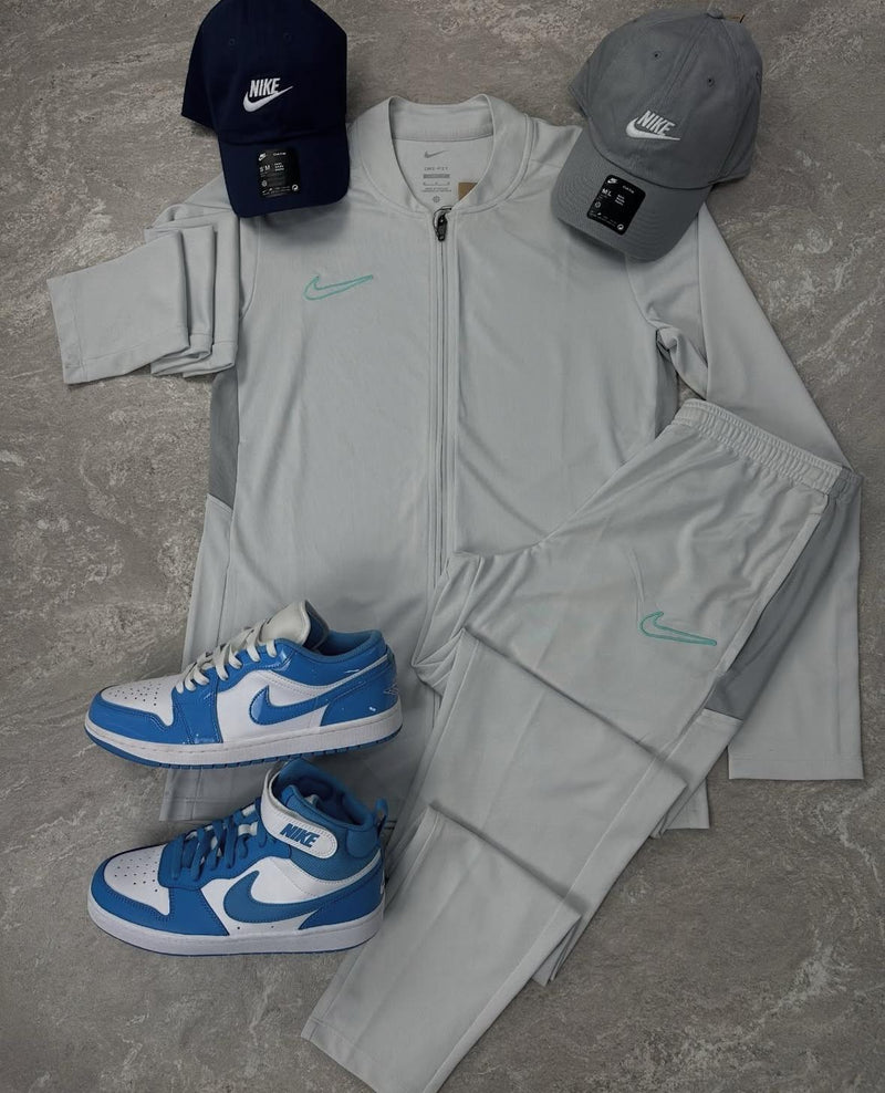 KIT COMPLETO 2026 NK ACADEMY ICE COM 2 TÊNIS